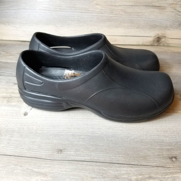 tredsafe clogs
